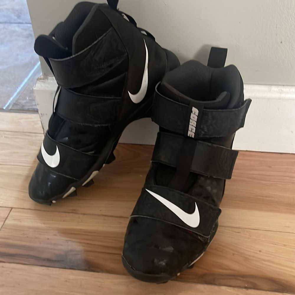 Nike Force Savage shark Youth cleats